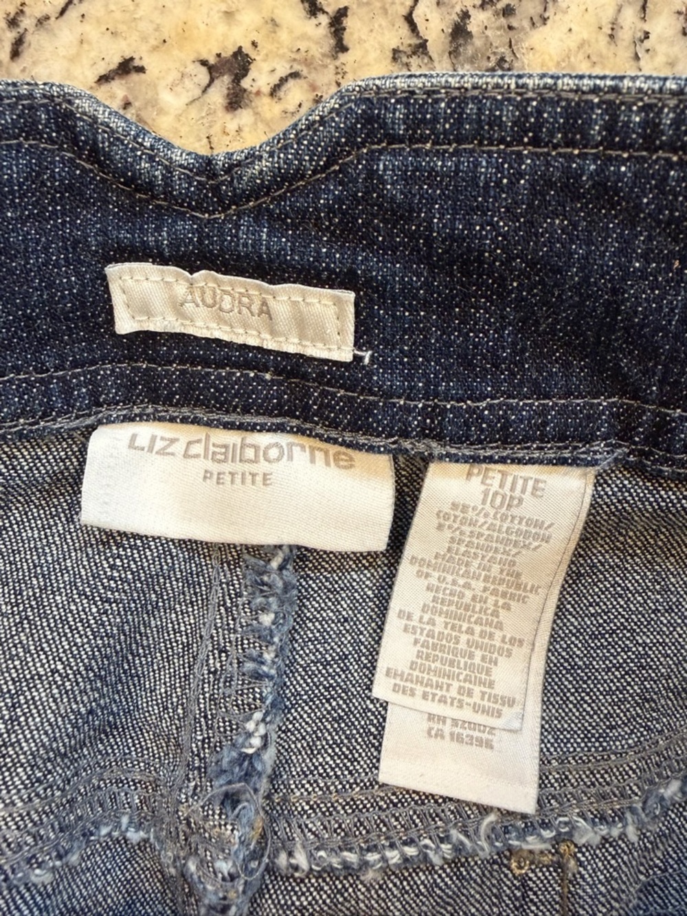 Liz Claiborne Dark Blue Cropped Jeans - Picture 4 of 7